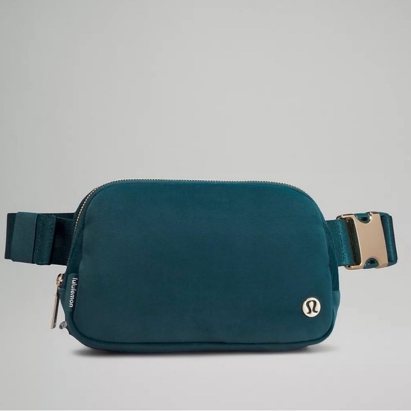 NWT Lululemon Velour Everywhere Belt Bag - Picture 4 of 7